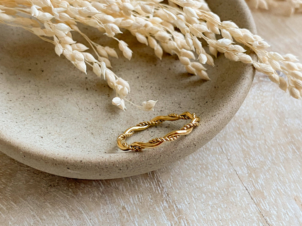 Twisted Ring