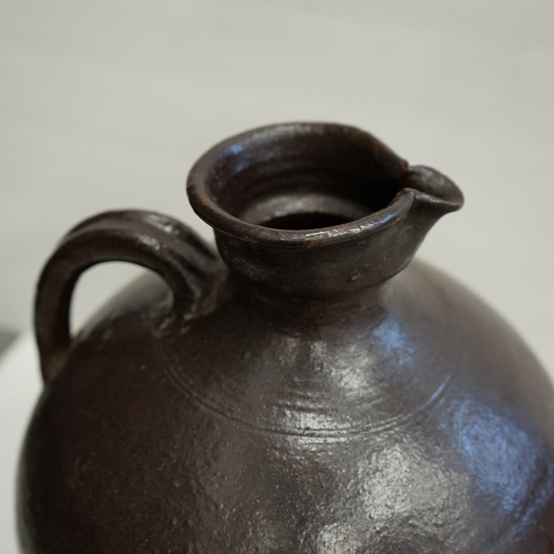 Vintage Wine Pot image 2
