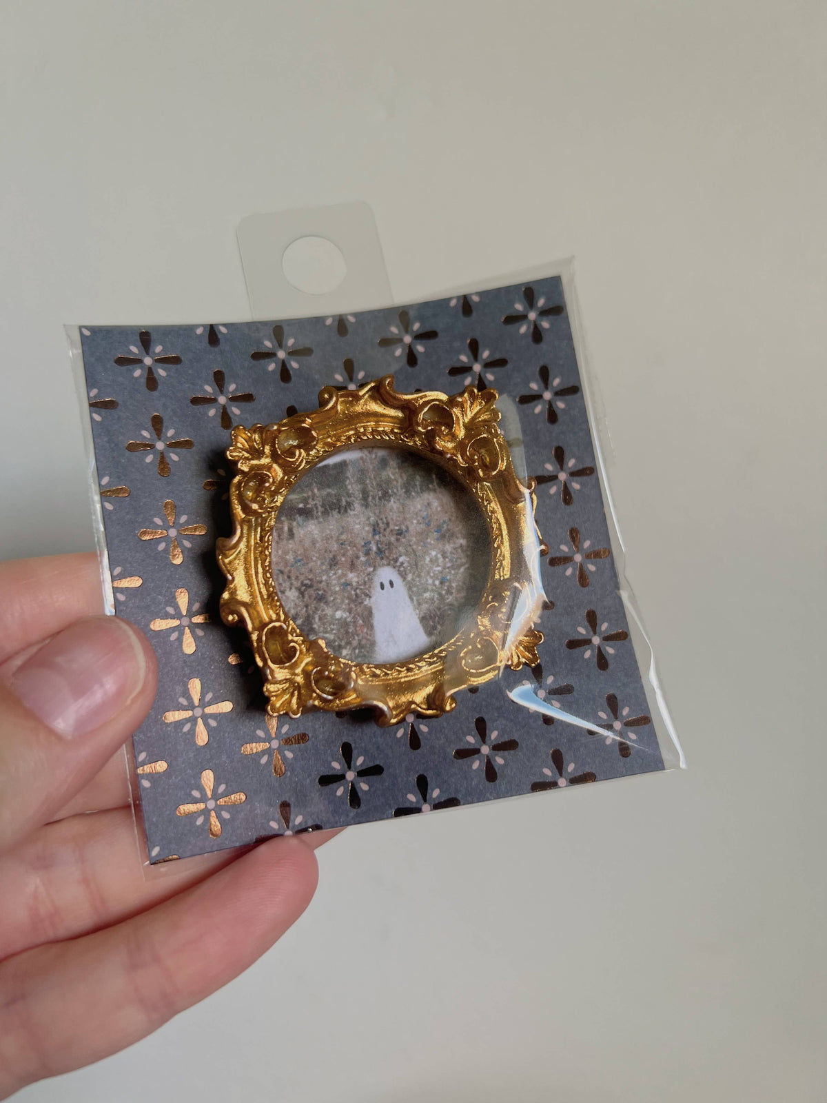 Vintage Ghost Round Inspired Magnet - 005