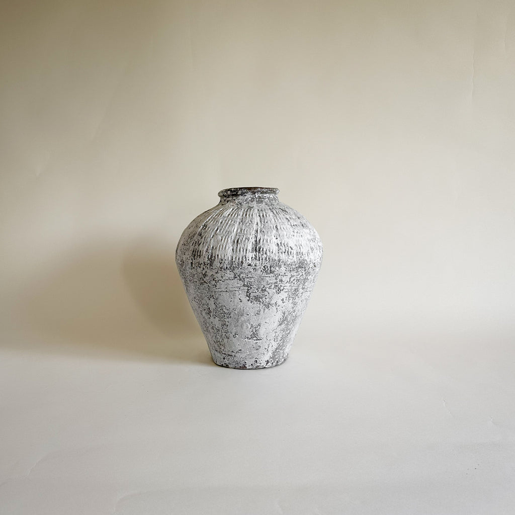 Vintage White Pot image 4