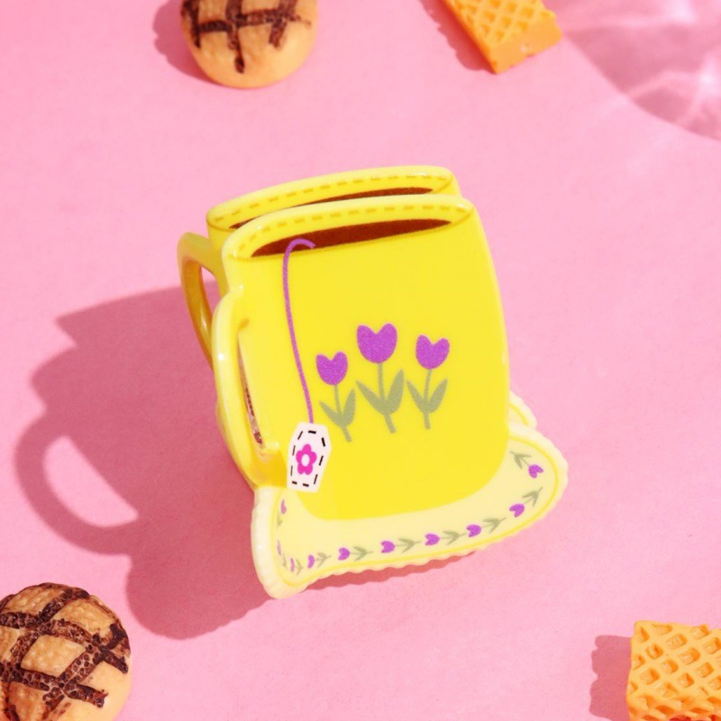 Floral Tea Cup Hair Claw Clip | Cozy Reading Style