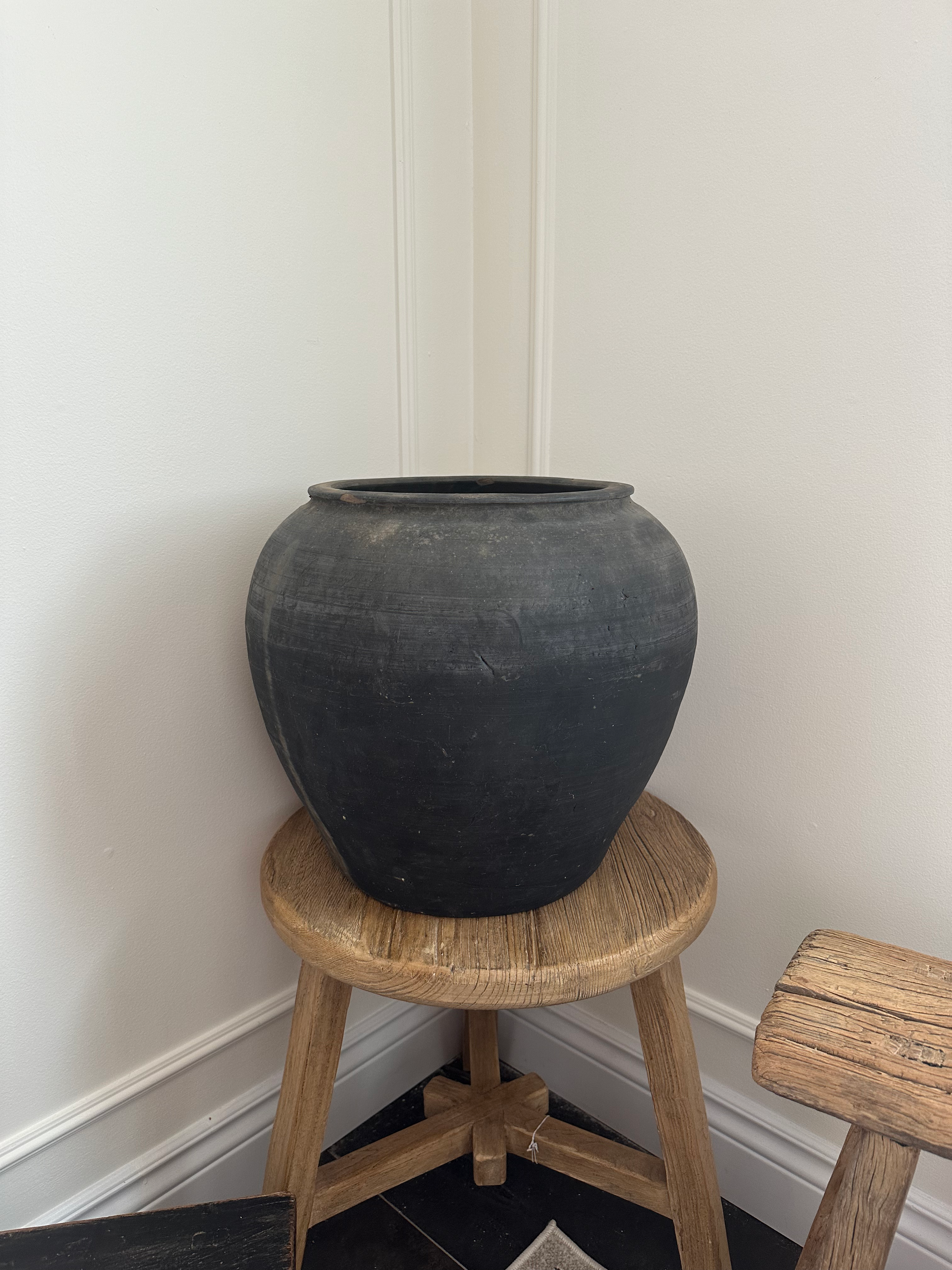 Large Vintage Planter Pot image 4