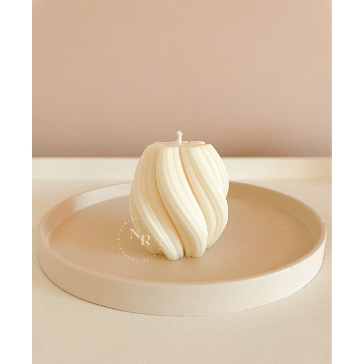 Dahlia Swirl Candle  image 2